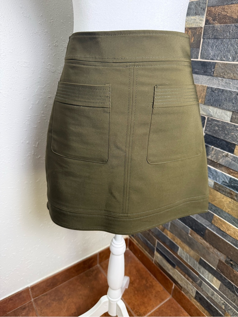 Express Women’s Olive Utility Pocket Mini Skirt Size 4